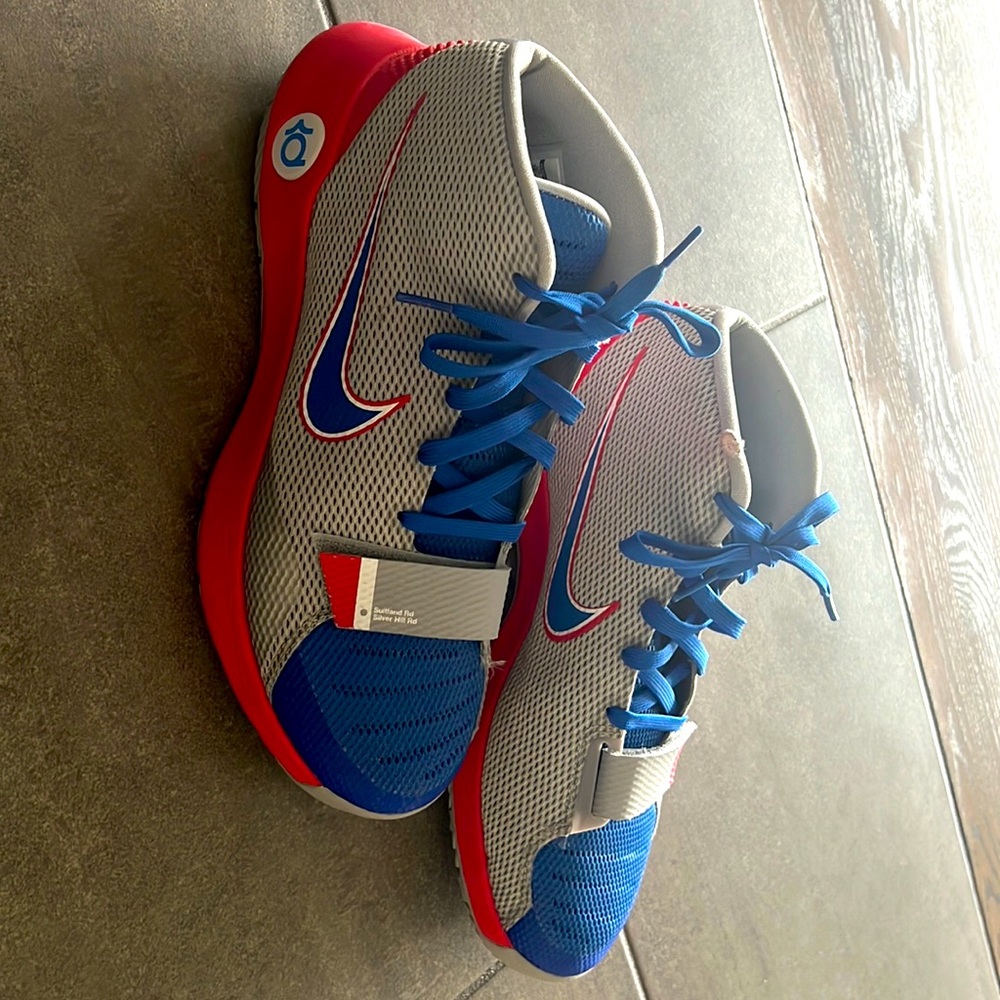 Men’s KD basketball tennis shoes. Size 10.5.
